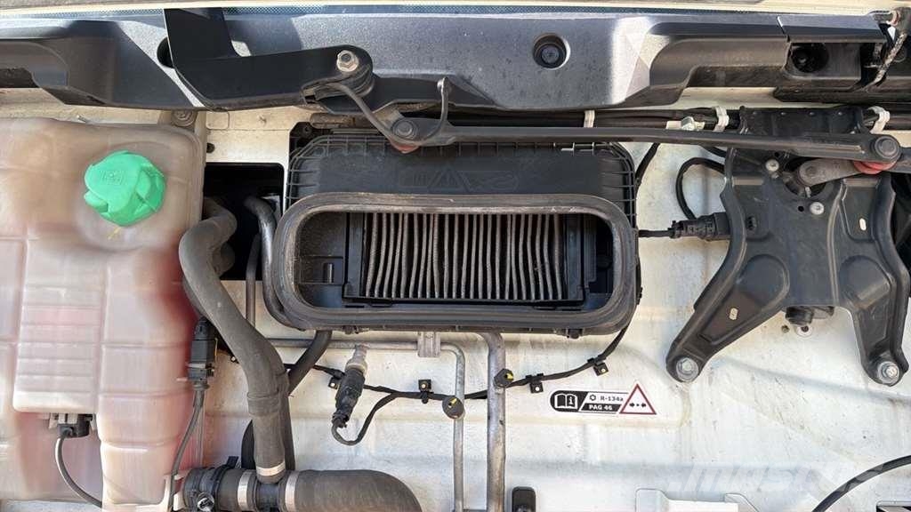 DAF XG 480FT شاحنات بمقصورة وهيكل