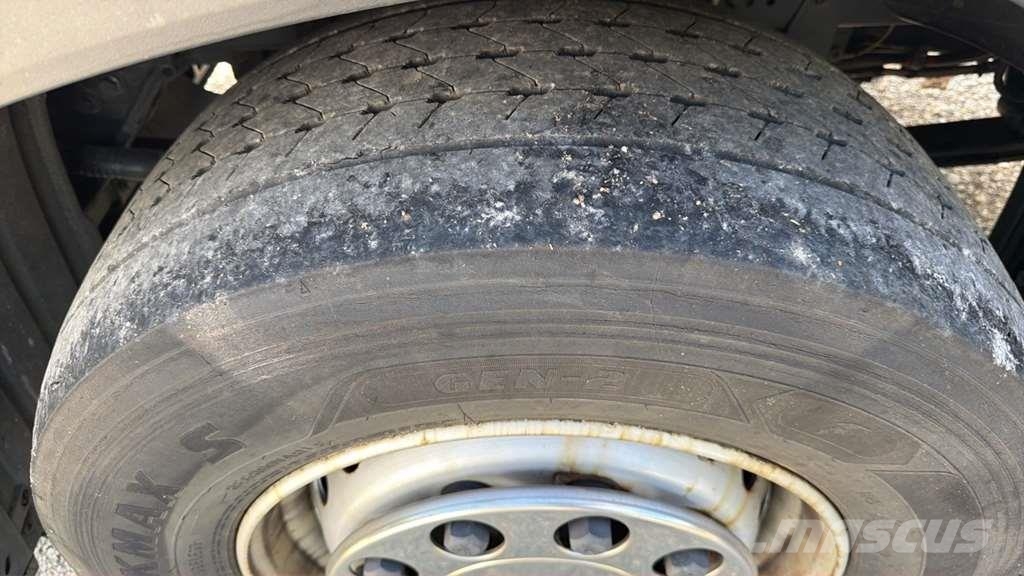 DAF XG 480FT شاحنات بمقصورة وهيكل