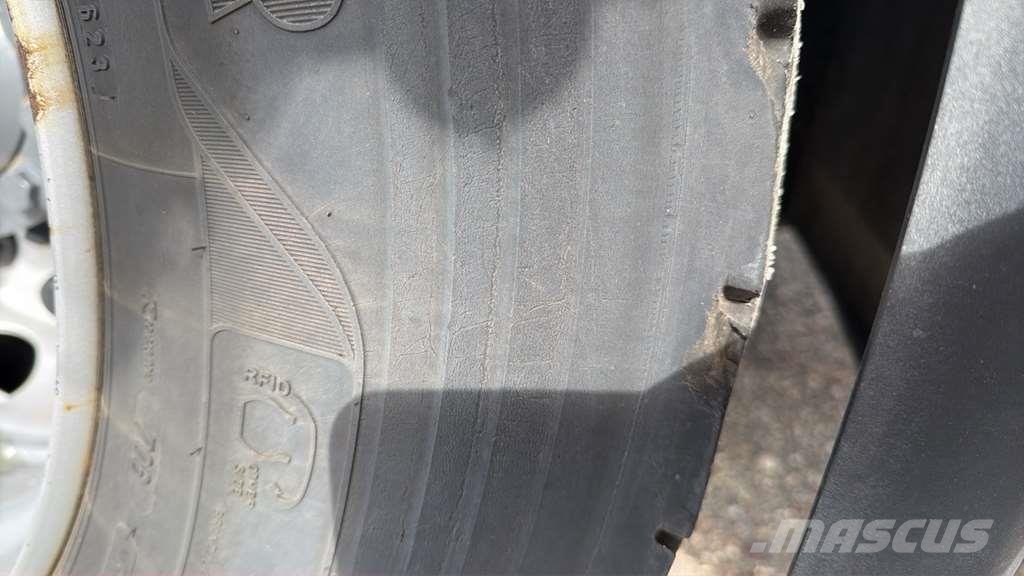 DAF XG 480FT شاحنات بمقصورة وهيكل