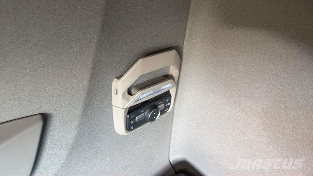 DAF XG 480FT شاحنات بمقصورة وهيكل