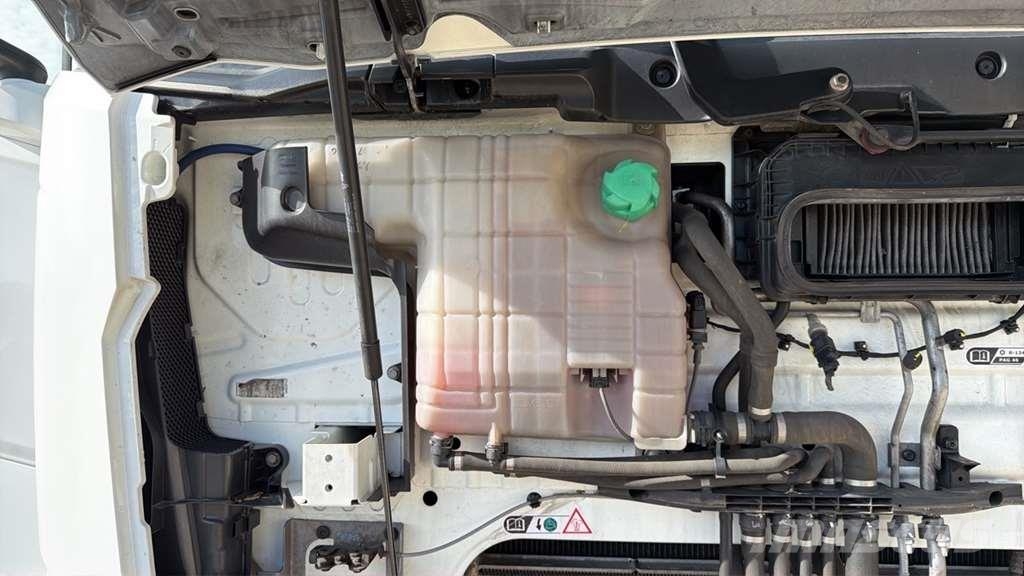 DAF XG 480FT شاحنات بمقصورة وهيكل