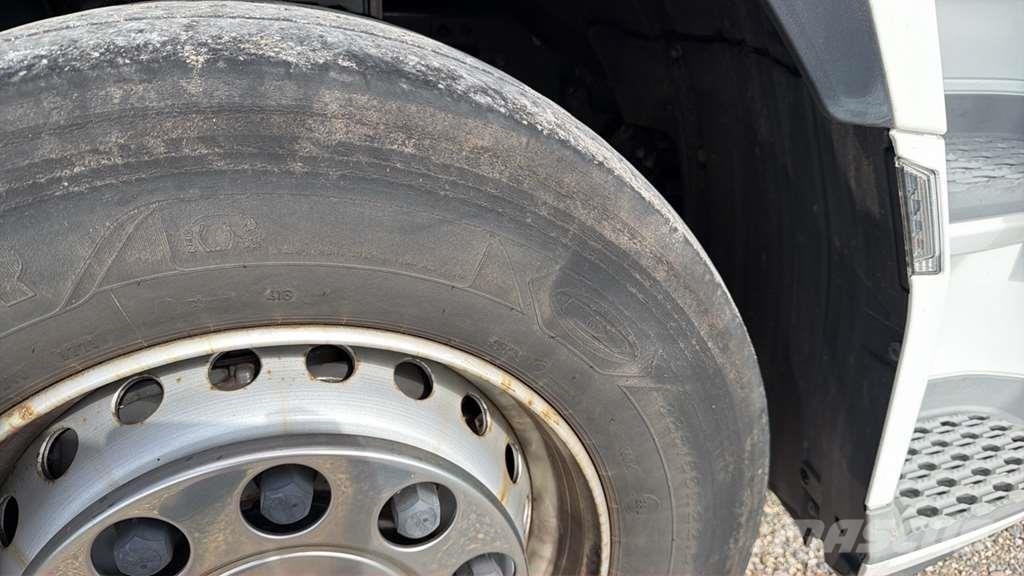 DAF XG 480FT شاحنات بمقصورة وهيكل