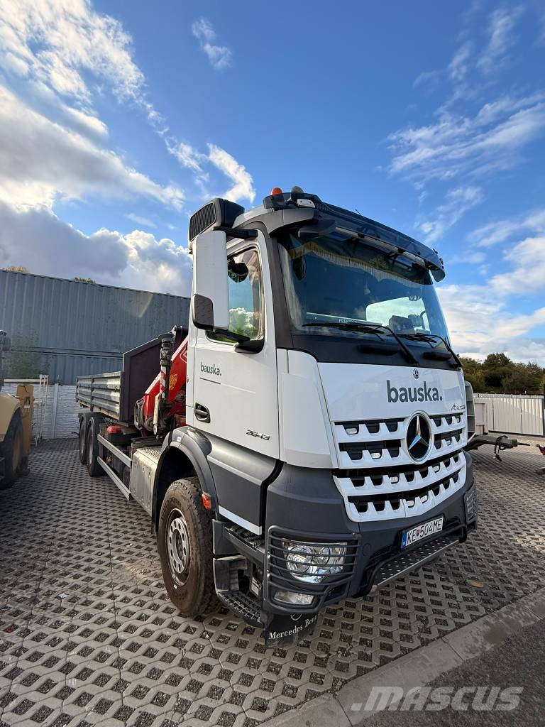 Mercedes-Benz Arocs アームロール