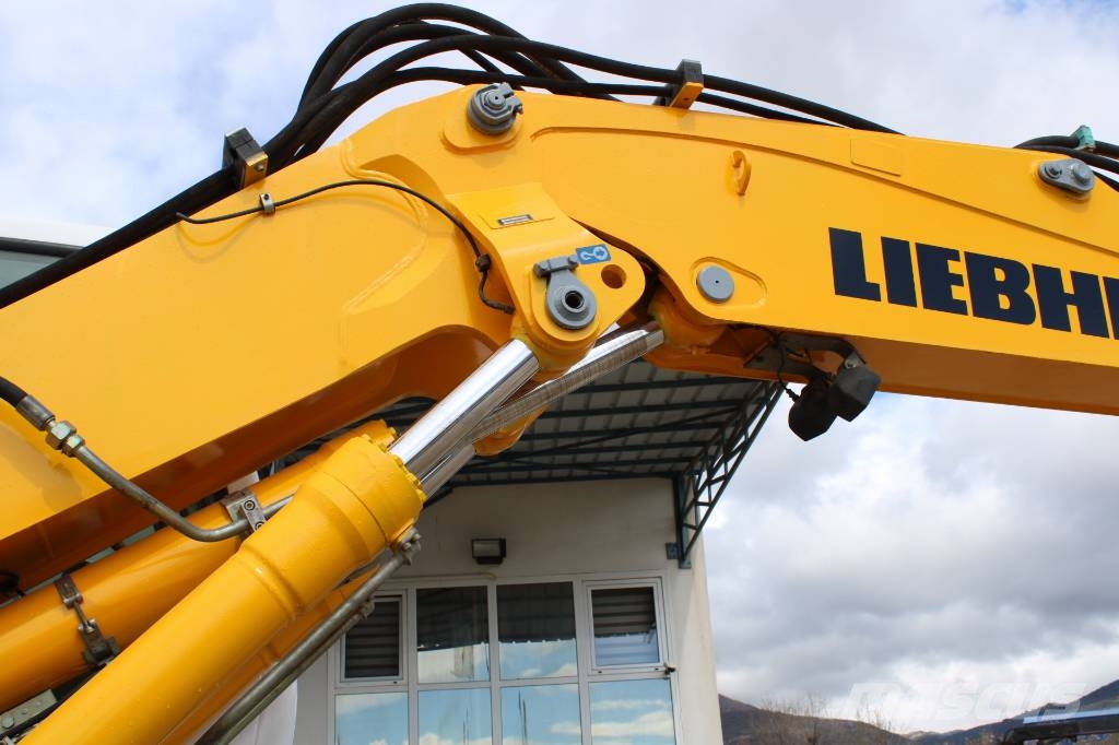 Liebherr Εκσκαφέας  A 900 C Litronic 轮式挖掘机