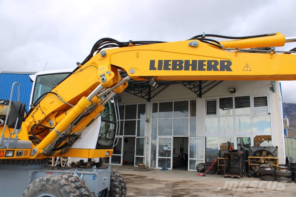 Liebherr Εκσκαφέας  A 900 C Litronic 轮式挖掘机