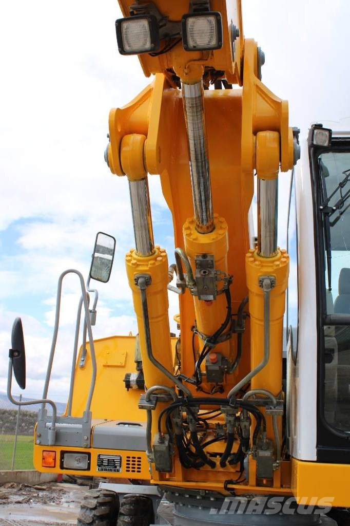 Liebherr Εκσκαφέας  A 900 C Litronic 轮式挖掘机