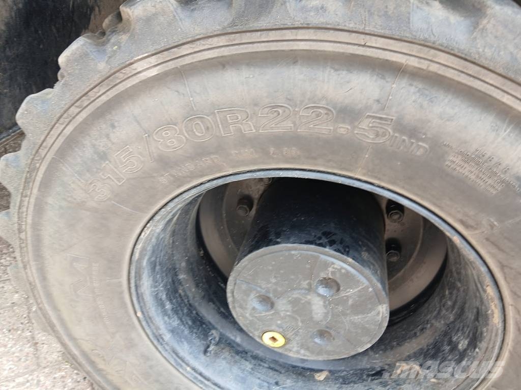 Hitachi ZX 135 W-7 Bageri na kotačima