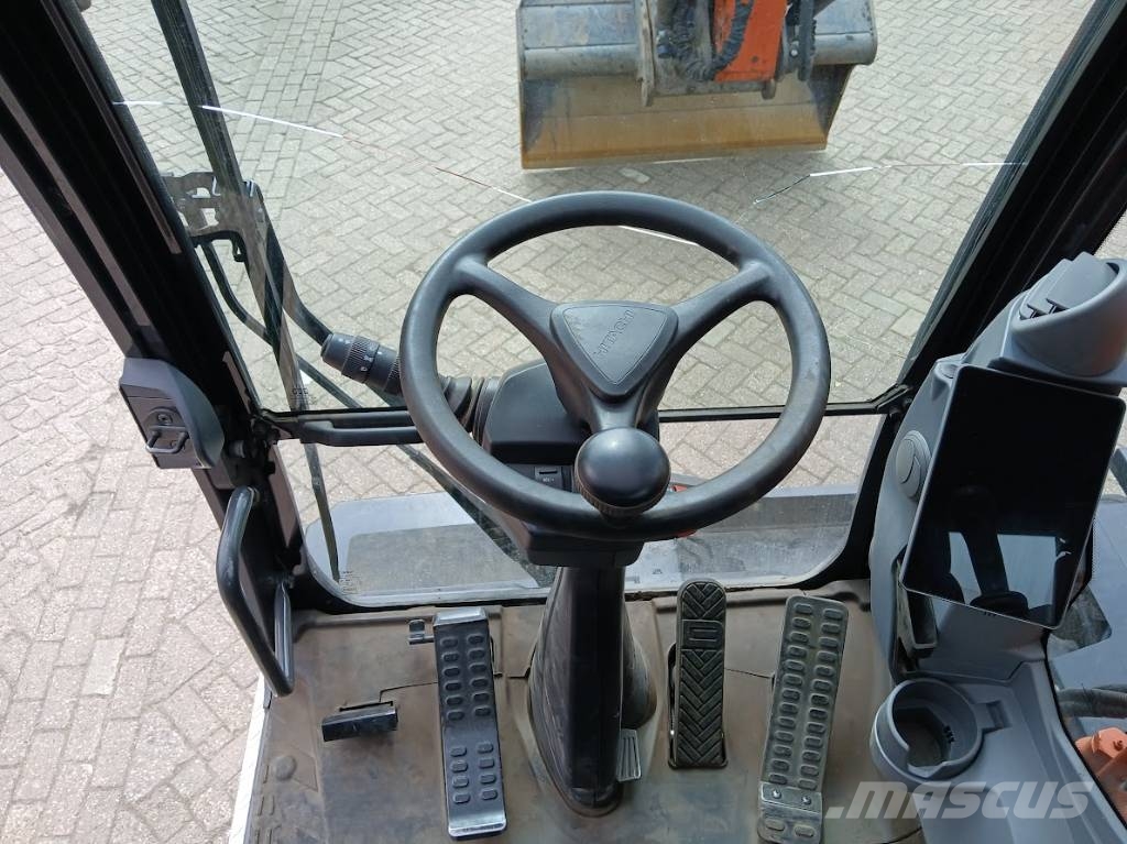 Hitachi ZX 135 W-7 Bageri na kotačima