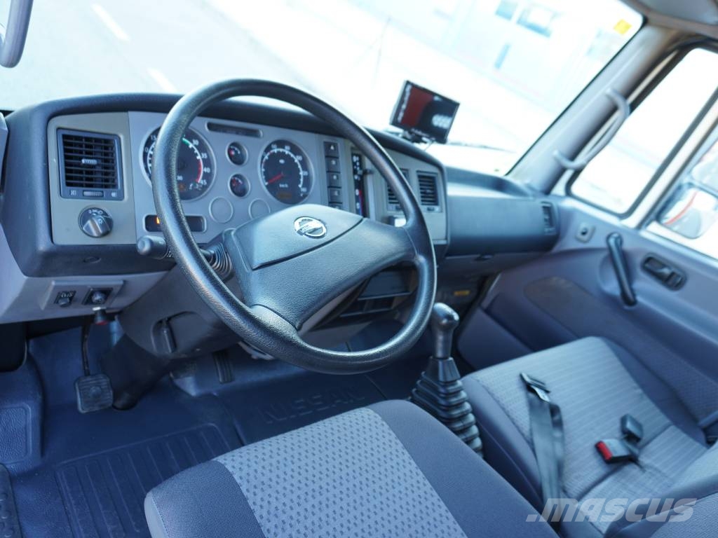 Nissan ATLEON 35.15 PLUMA PALFINGER 3300 Автокрани