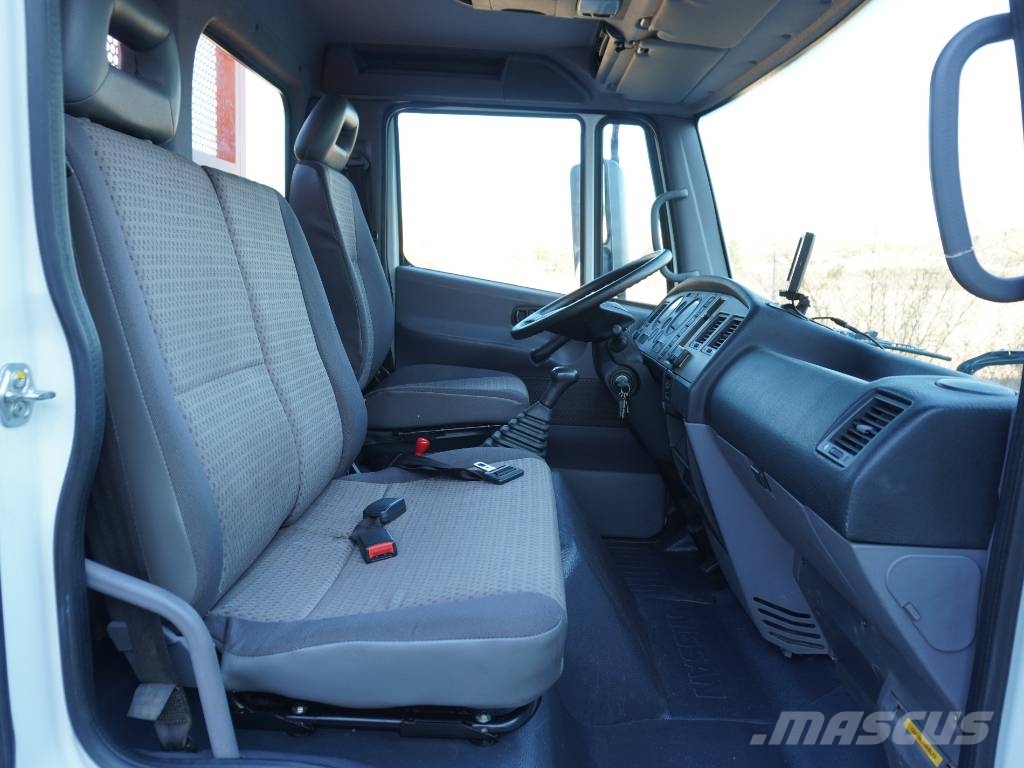 Nissan ATLEON 35.15 PLUMA PALFINGER 3300 Автокрани