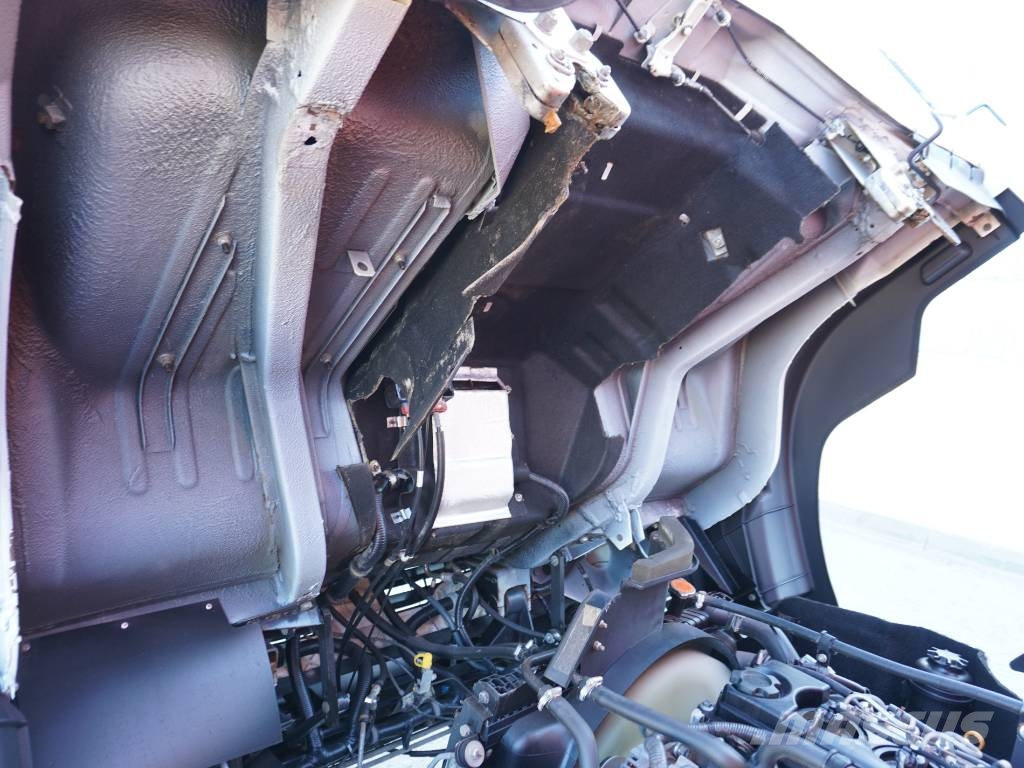Nissan ATLEON 35.15 PLUMA PALFINGER 3300 Автокрани