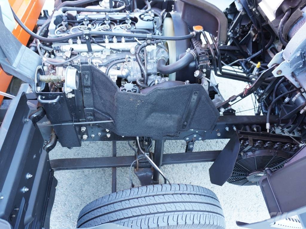 Nissan ATLEON 35.15 PLUMA PALFINGER 3300 Автокрани