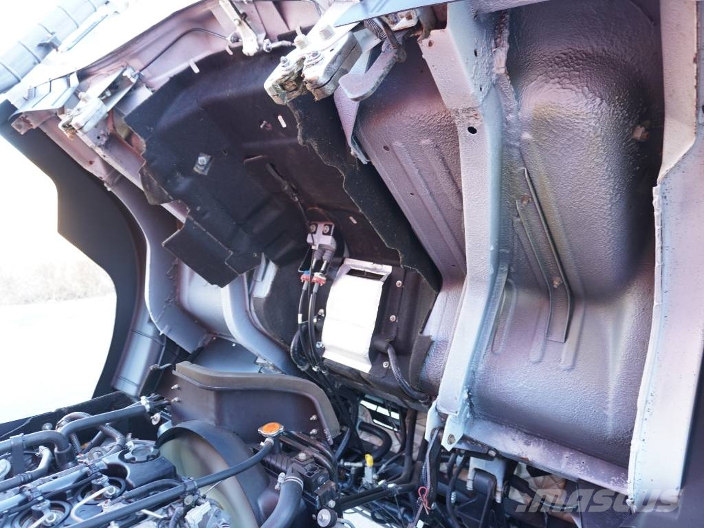Nissan ATLEON 35.15 PLUMA PALFINGER 3300 Автокрани