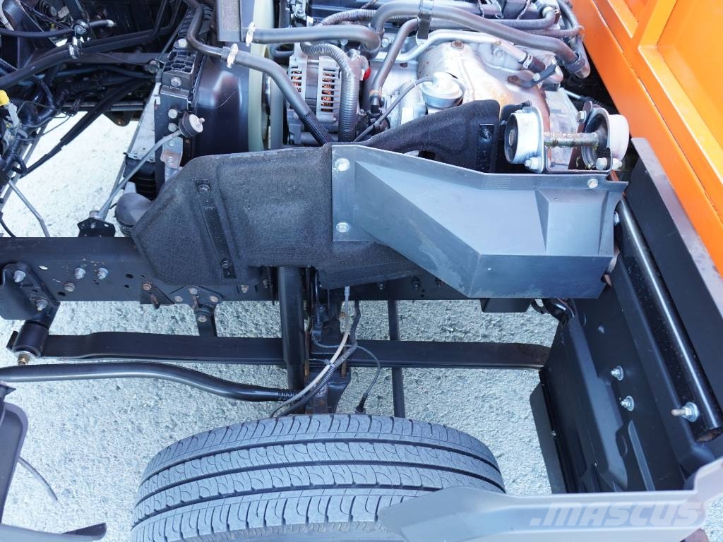 Nissan ATLEON 35.15 PLUMA PALFINGER 3300 Автокрани