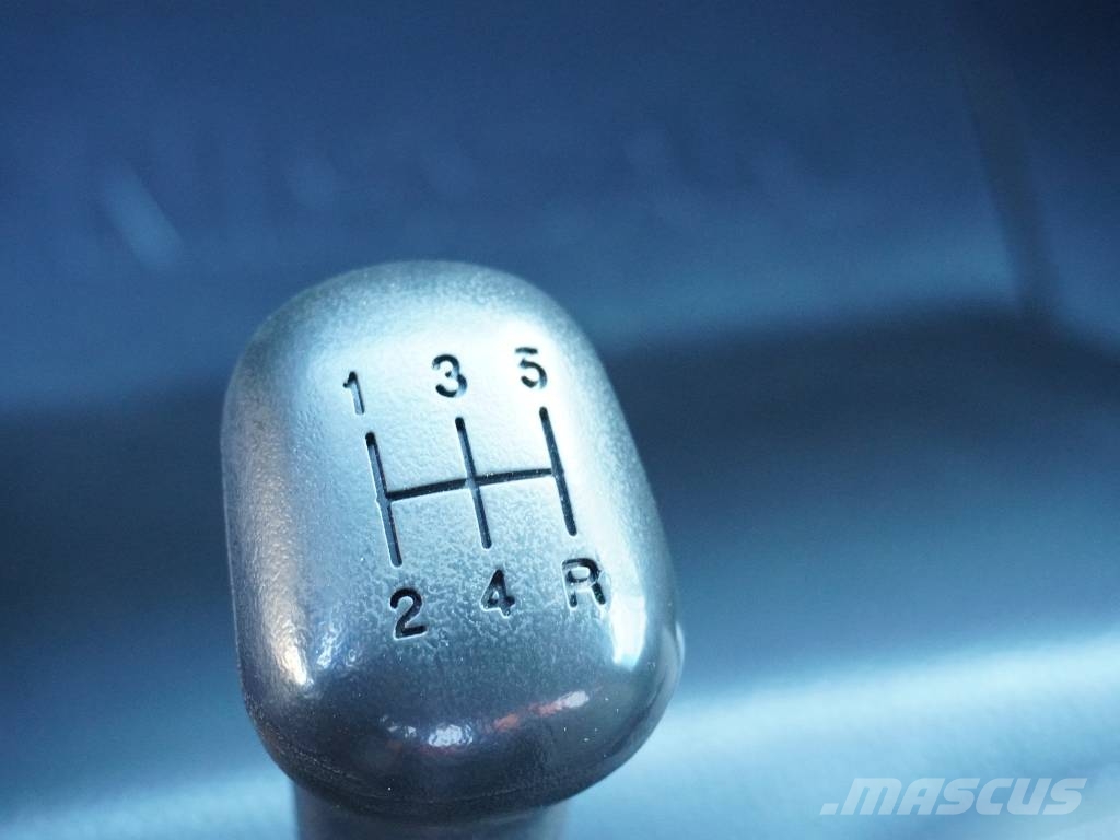 Nissan ATLEON 35.15 PLUMA PALFINGER 3300 Автокрани