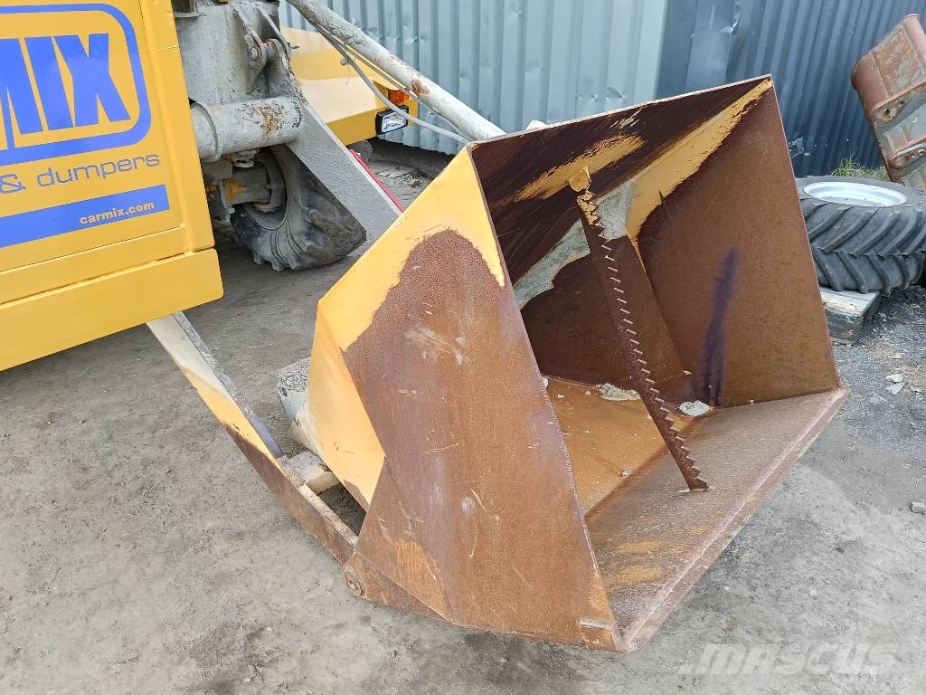 Carmix 5.5 XL self loading beton mixer + weightlog scale Betonmischer