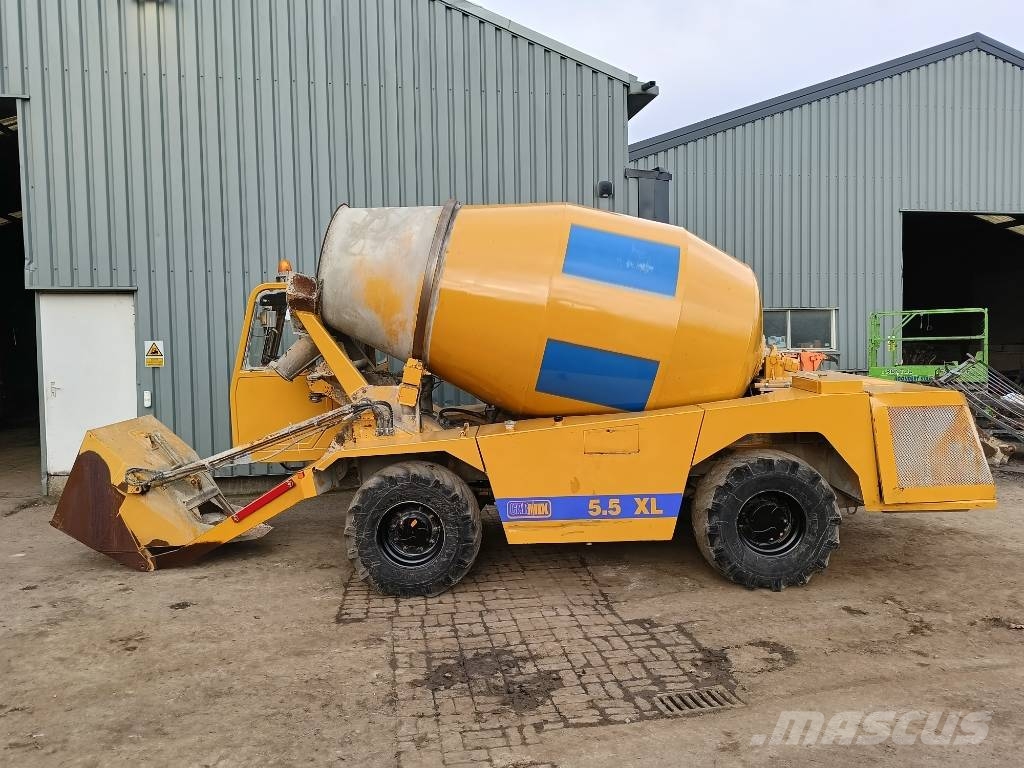 Carmix 5.5 XL self loading beton mixer + weightlog scale Betonmischer