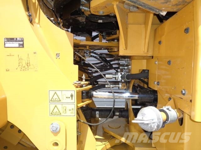 CAT 950M Kolové nakladače