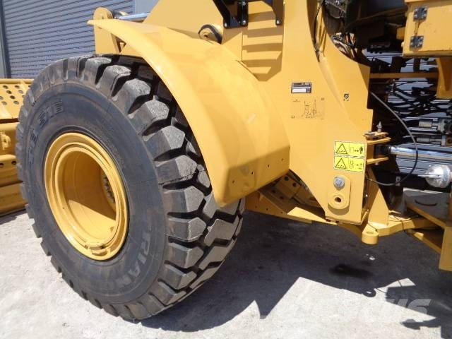 CAT 950M Kolové nakladače