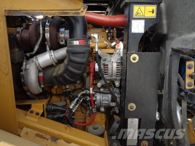 CAT 950M Kolové nakladače