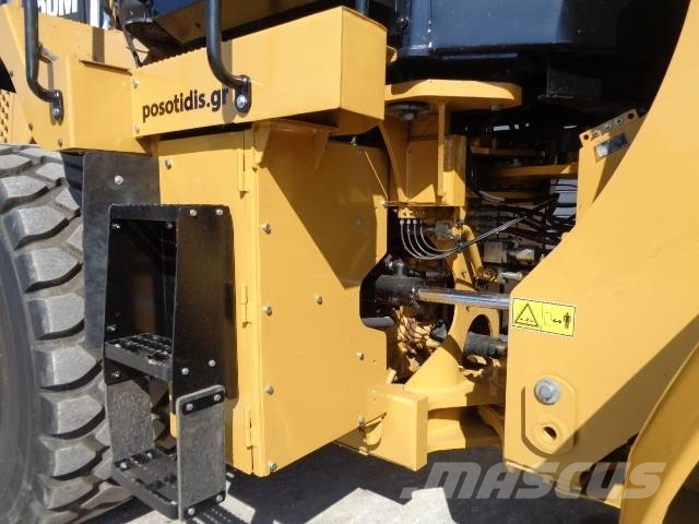 CAT 950M Kolové nakladače