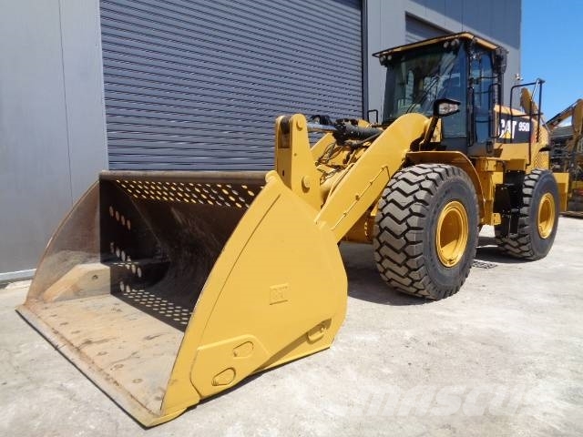 CAT 950M Kolové nakladače