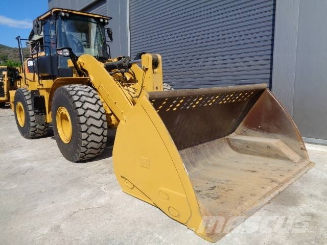 CAT 950M Kolové nakladače