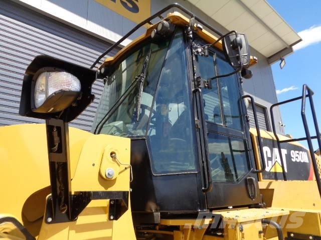 CAT 950M Kolové nakladače