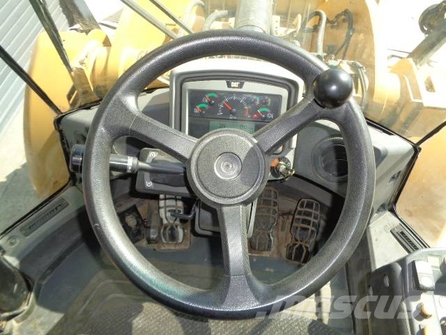 CAT 950M Kolové nakladače
