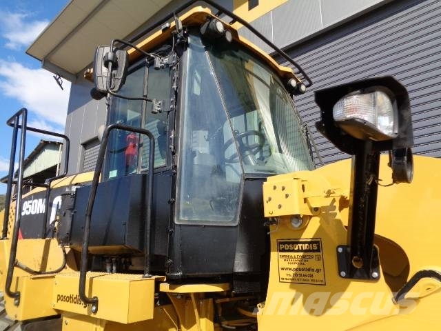 CAT 950M Kolové nakladače