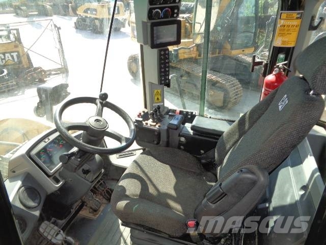 CAT 950M Kolové nakladače