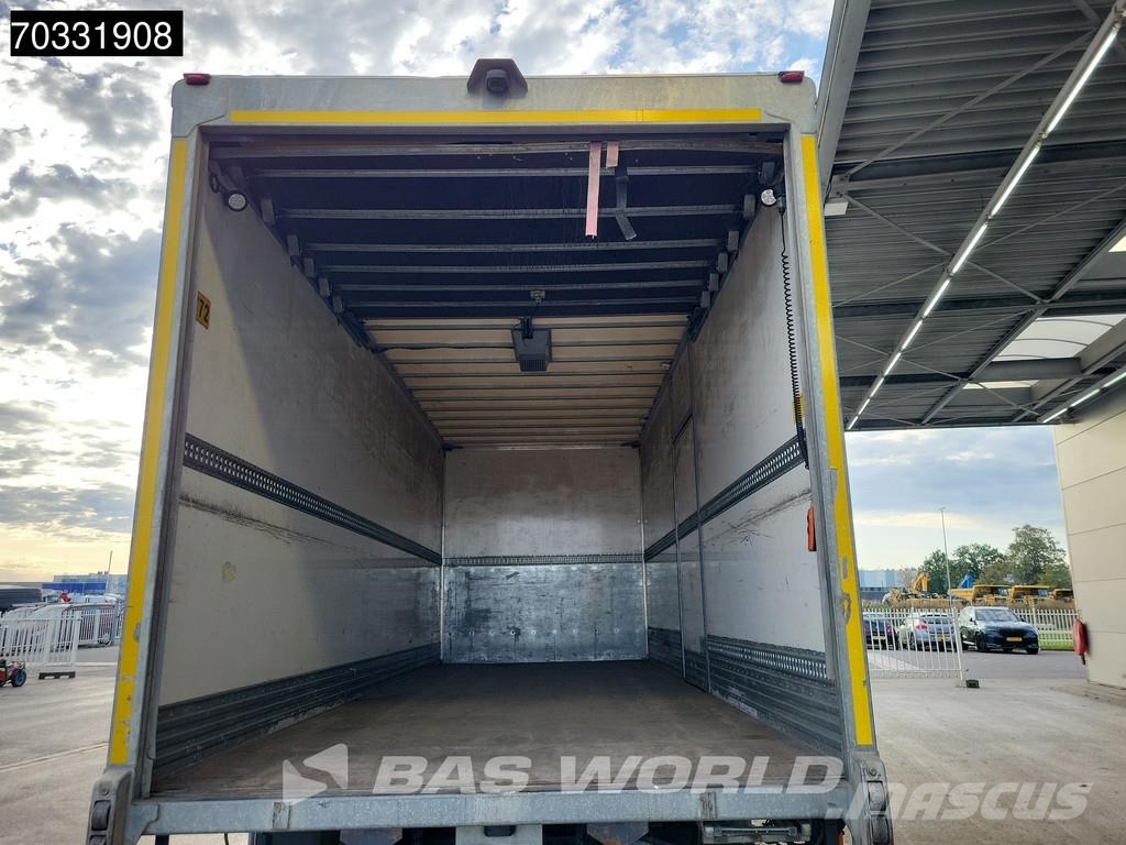 Mercedes-Benz Atego 1324 4X2 13tonner 1500kg Ladebordwand Automa Camiones caja cerrada