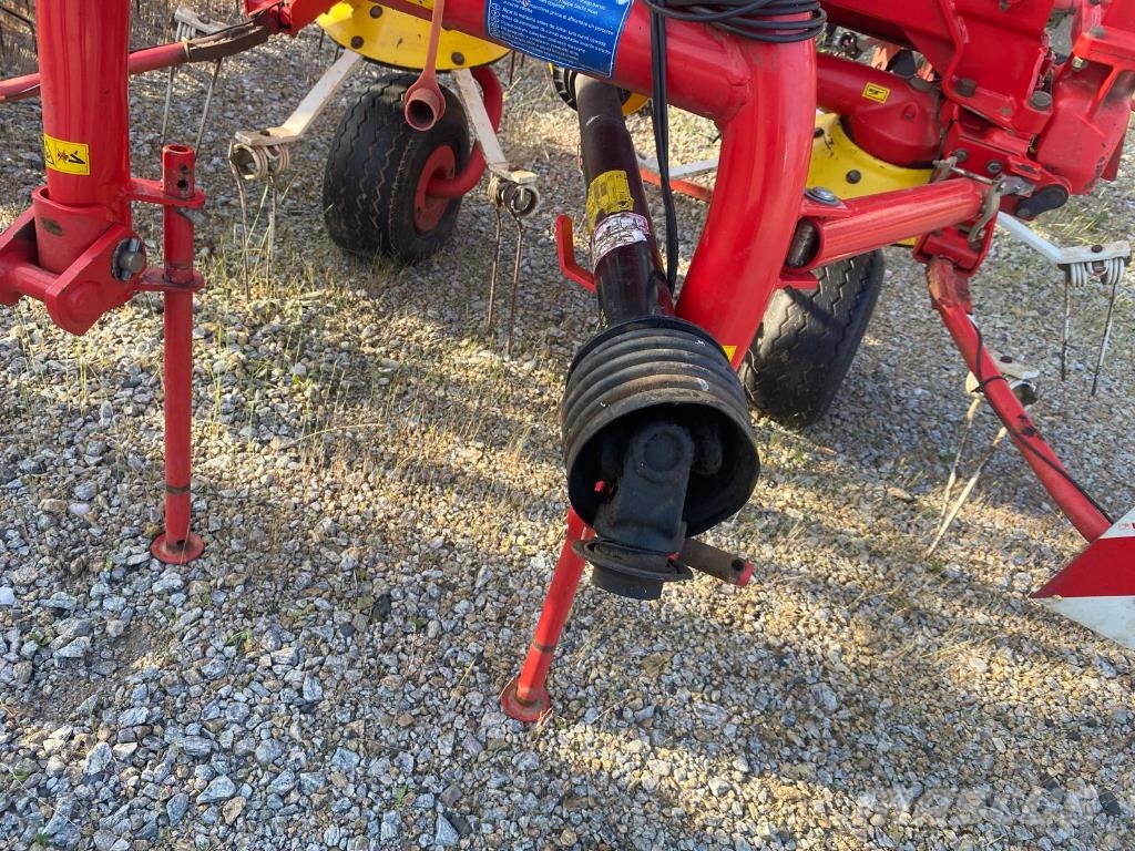Pöttinger Hit 910N 耙與翻草機