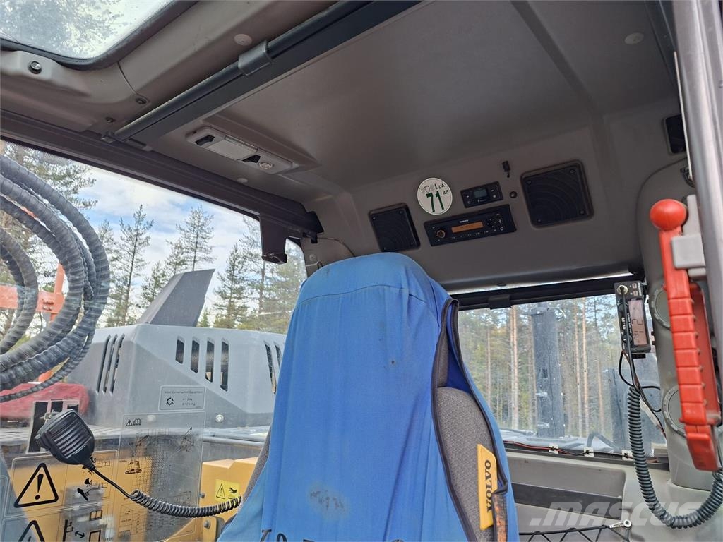Volvo ECR235EL Telakaivukoneet