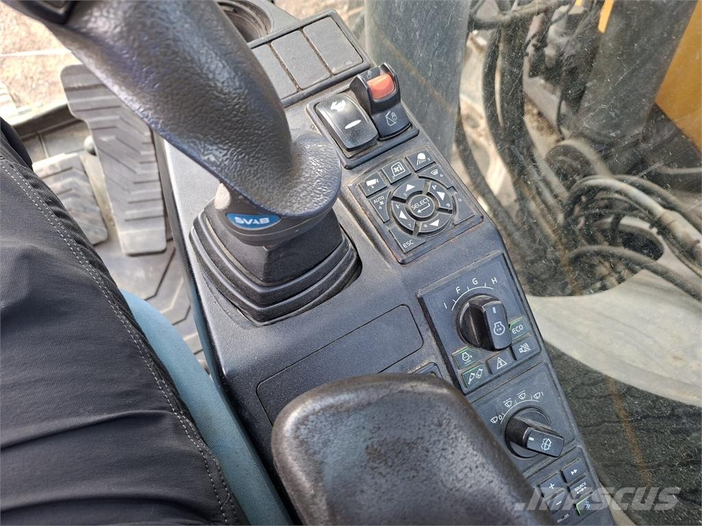 Volvo ECR235EL Telakaivukoneet