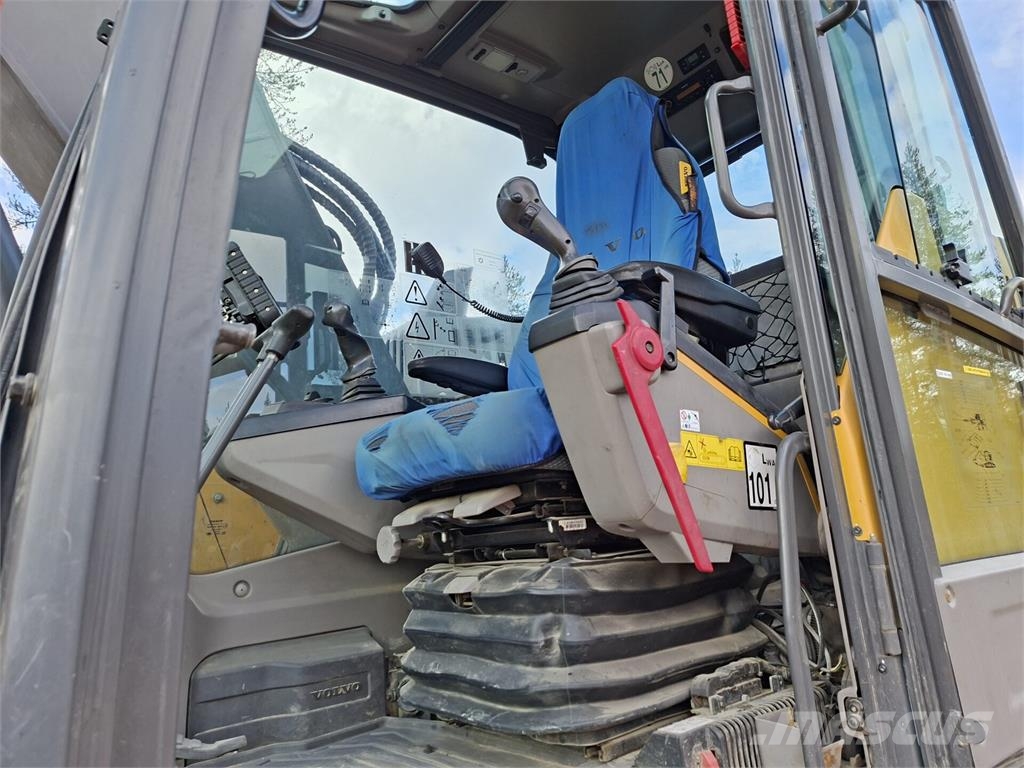 Volvo ECR235EL Telakaivukoneet
