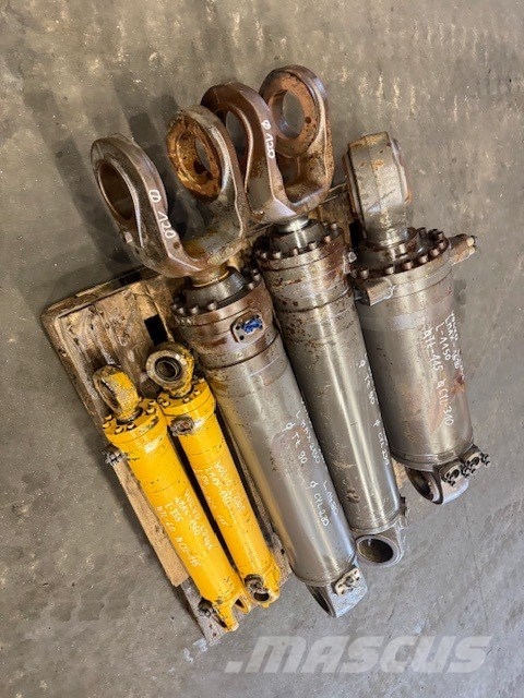 Volvo L 220 E USED HYDRAULIC CYLINDER هيدروليات
