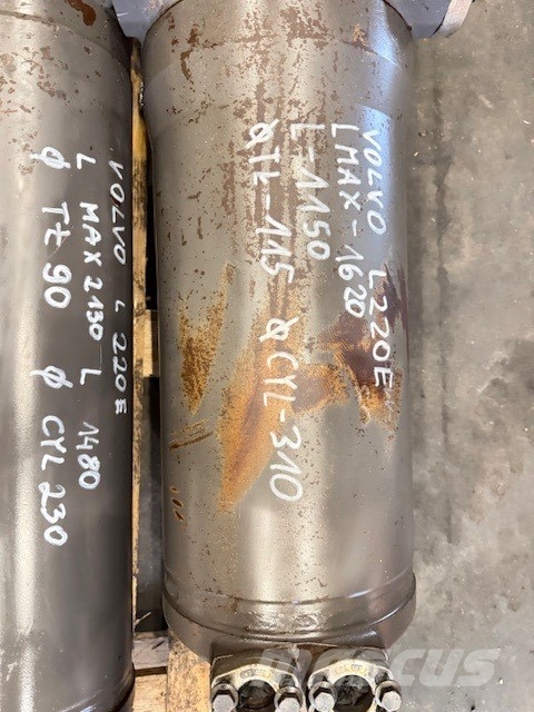 Volvo L 220 E USED HYDRAULIC CYLINDER هيدروليات
