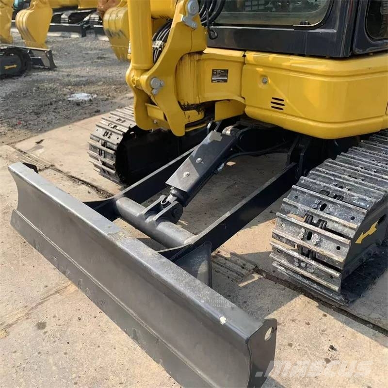 Komatsu PC35 Гусеничні екскаватори