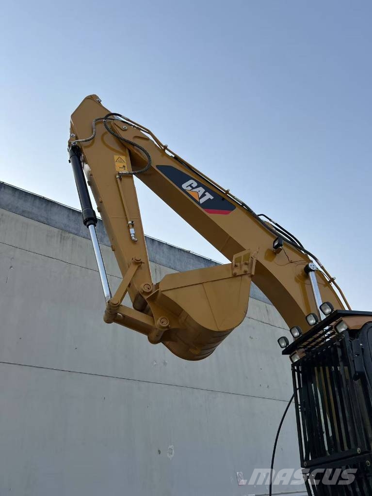 CAT 320 D 2L Raupenbagger