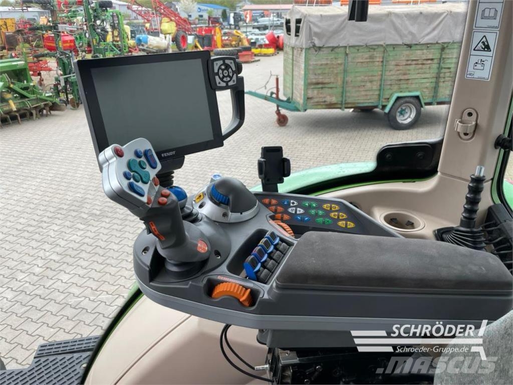 Fendt 720 VARIO S4 PROFI PLUS Tractors