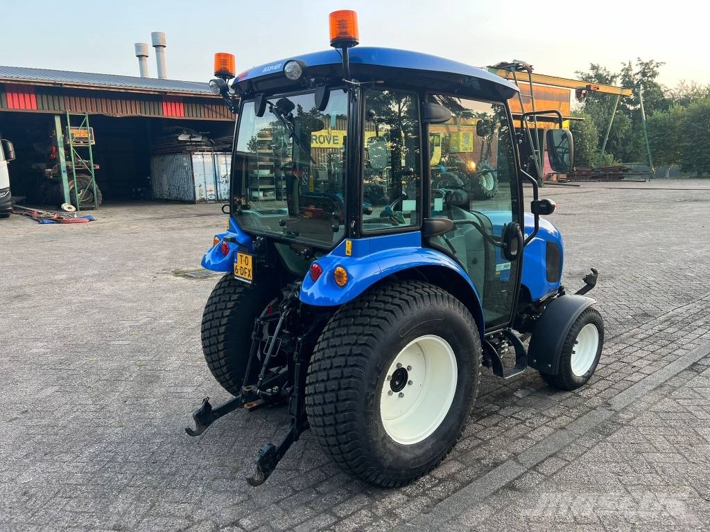 New Holland Boomer 40 CAB HST tractor trekker tracteur Traktorer