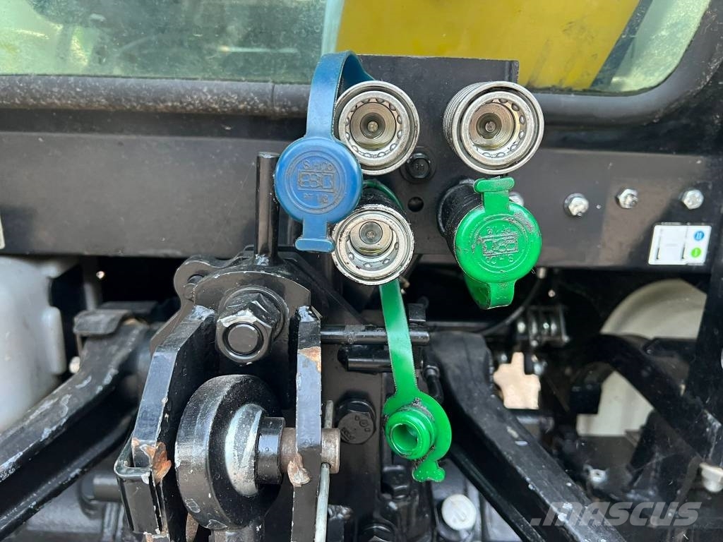 New Holland Boomer 40 CAB HST tractor trekker tracteur Traktorer