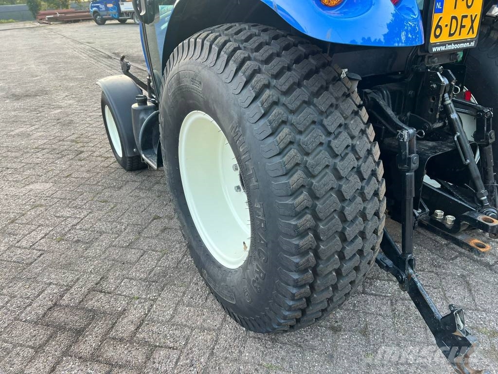 New Holland Boomer 40 CAB HST tractor trekker tracteur Traktorer