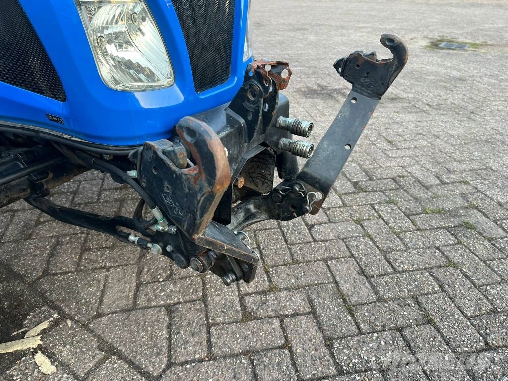 New Holland Boomer 40 CAB HST tractor trekker tracteur Traktorer