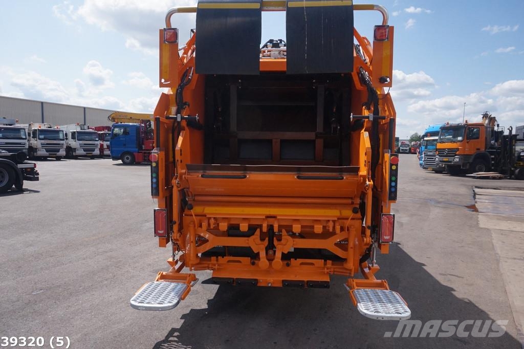 Fuso Canter 9C18 Geesink 7m³ شاحنات المخلفات