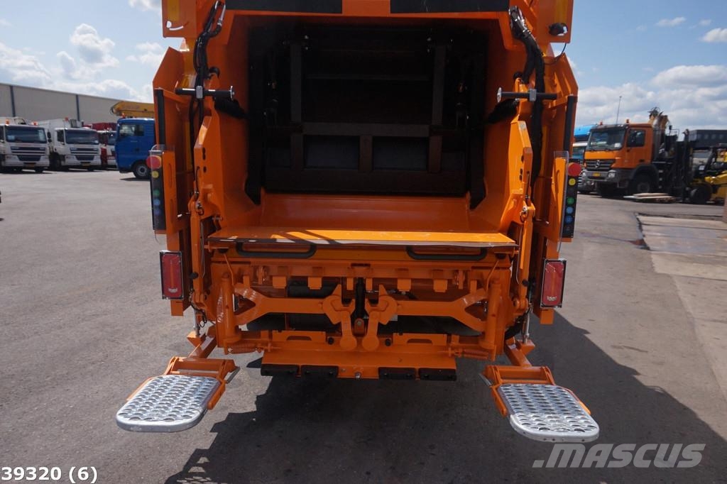 Fuso Canter 9C18 Geesink 7m³ شاحنات المخلفات