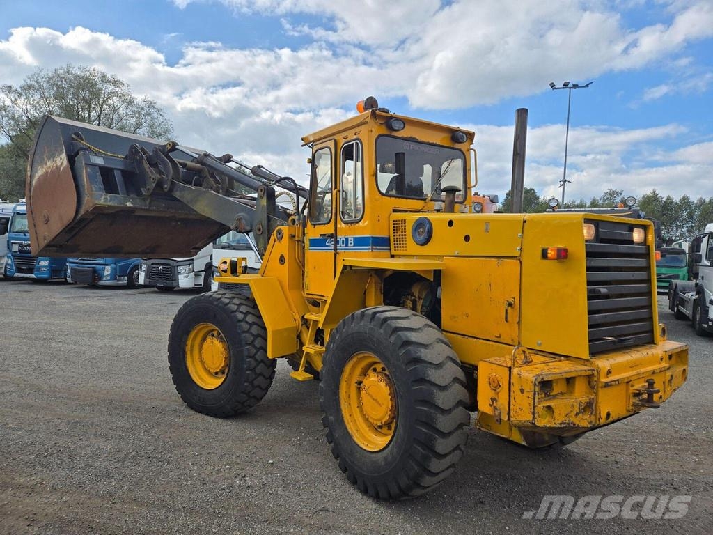 Volvo 4200B Utovarivači na kotačima