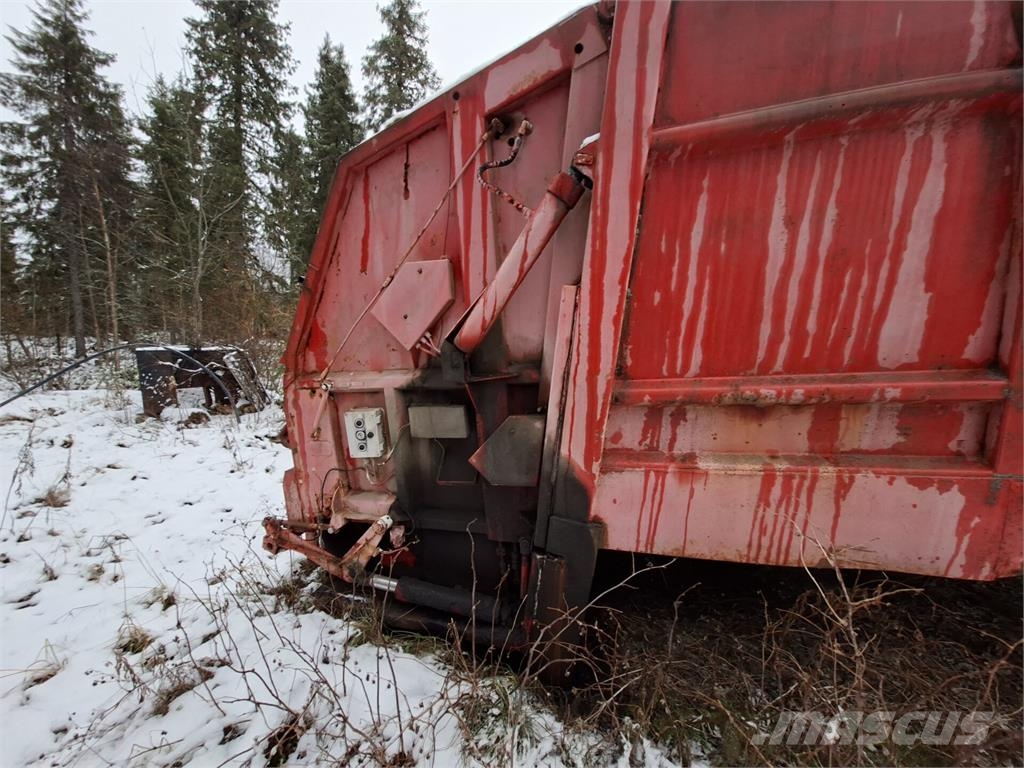  Jätepuristin Sonstige Flurförderzeuge