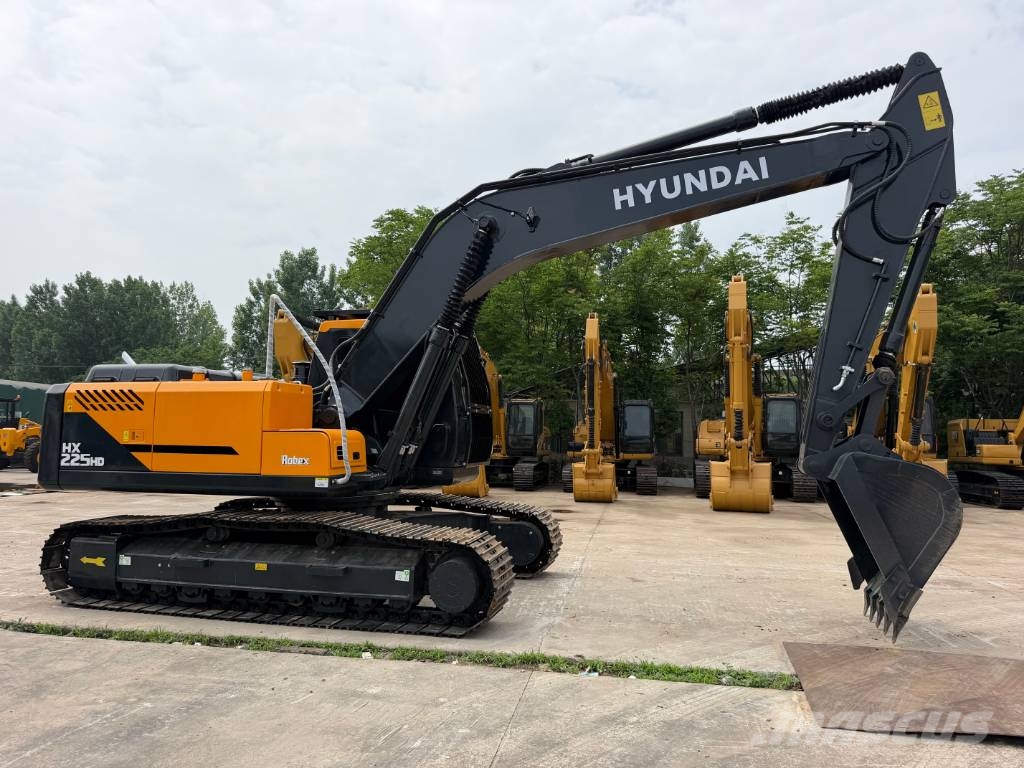 Hyundai HX 225 HD 履带挖掘机